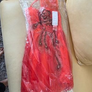Dresses and gown for prom :)